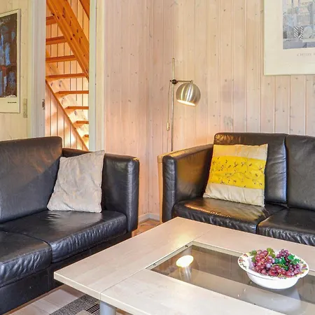 Amazing Home In Give With Sauna ギブ